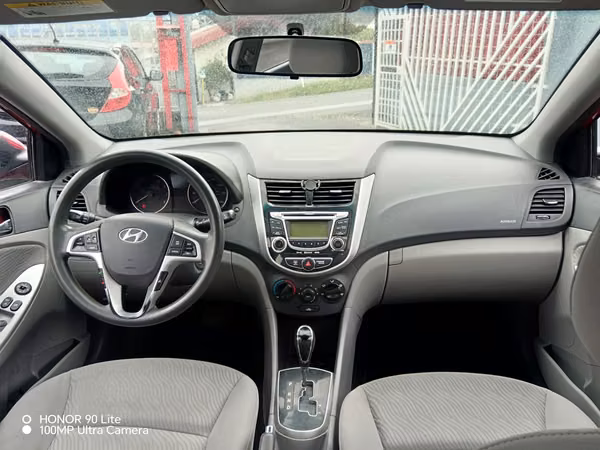 Hyundai accent