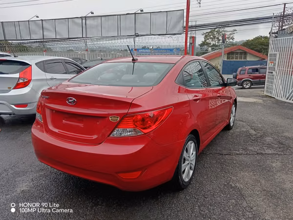 Hyundai accent