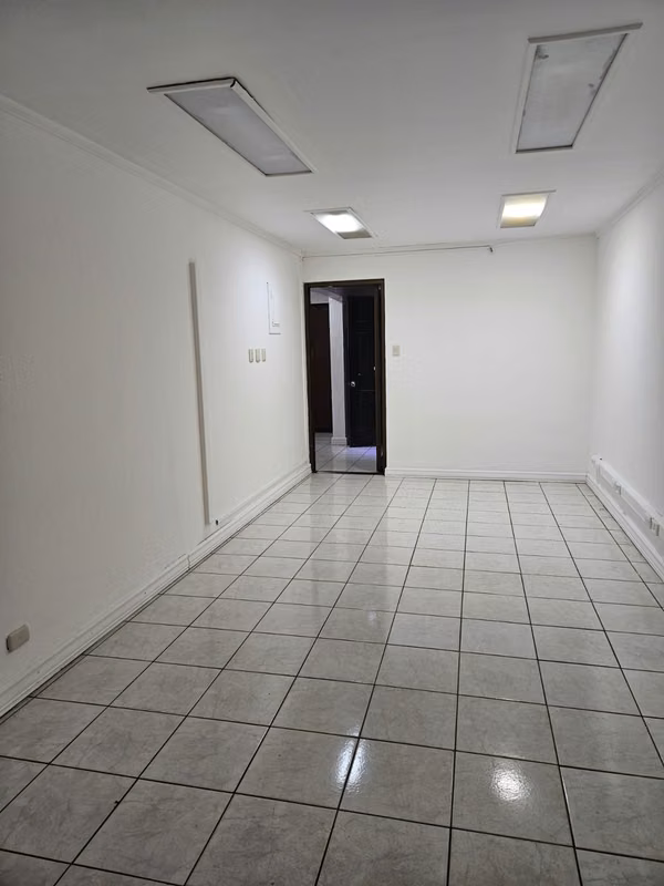 Alquiler oficinas en Barrio Dent / Excelentes instalaciones