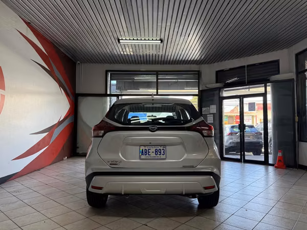 2025 Nissan Kicks Play