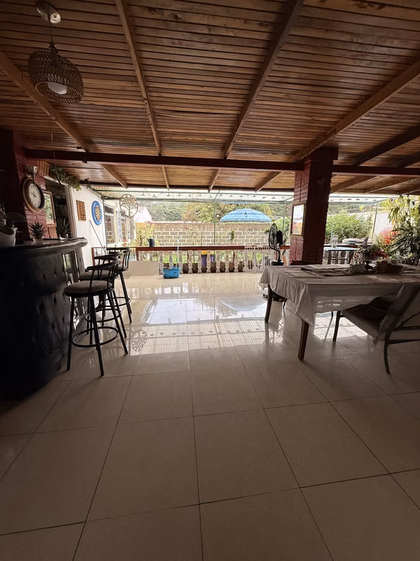 Venta Casa con Apartamento Uso de suelo Mixto en Curridabat