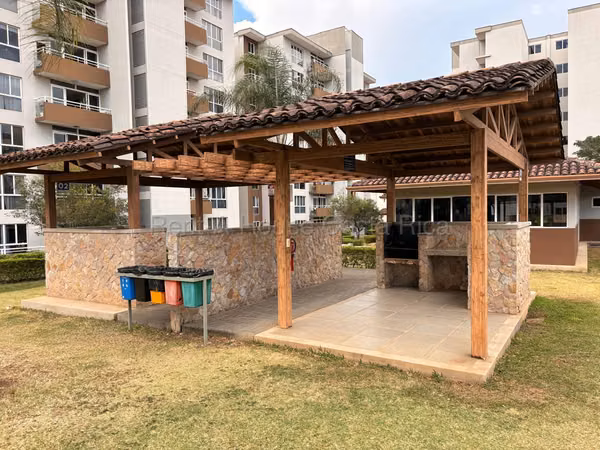 ¡Apartamento en Planta Baja, Para INVERSIÓN; en Condominio 9-10 Concasa!