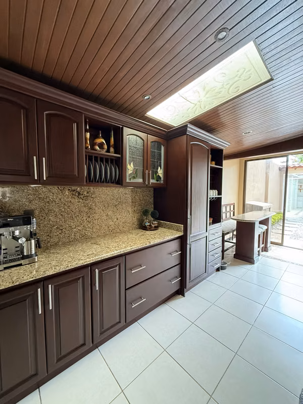Venta de Casa en Condominio Antigua, Tejar, Cartago.