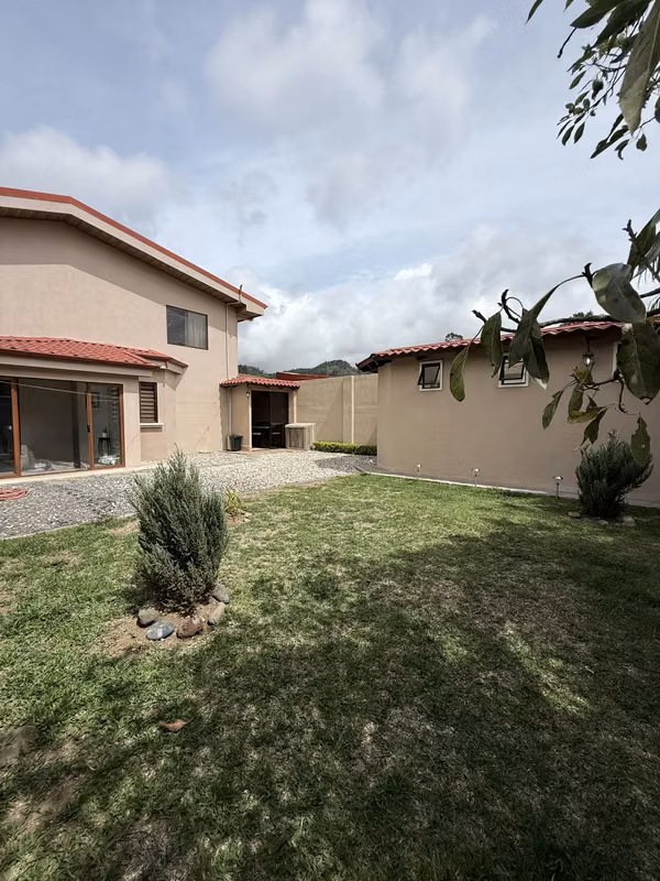 Venta de Casa en Condominio Antigua, Tejar, Cartago.