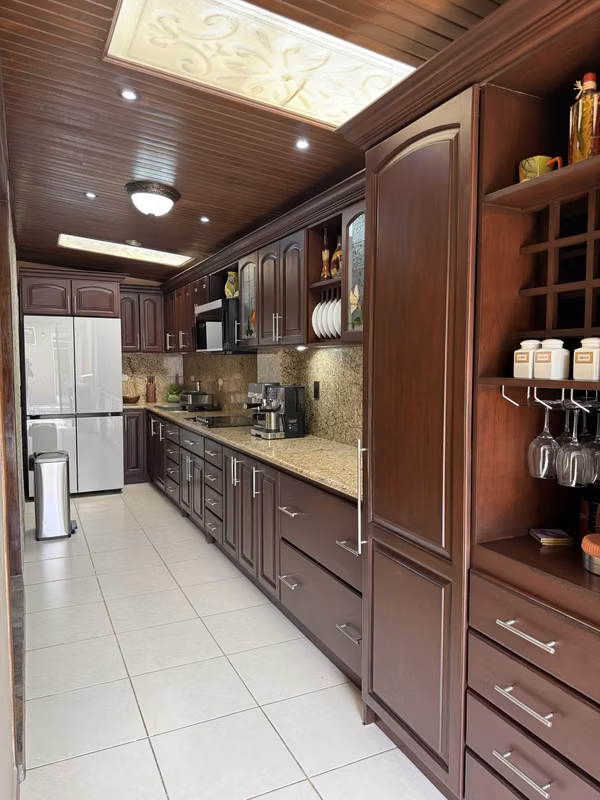 Venta de Casa en Condominio Antigua, Tejar, Cartago.