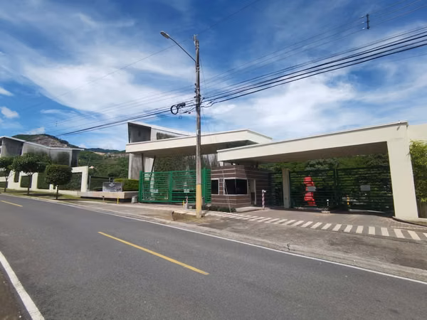 Riverpark, full amueblado, bello-lujoso-amplio 63 m2, 1 hab, 1.5 baños, 2 A/C, terraza, patio.