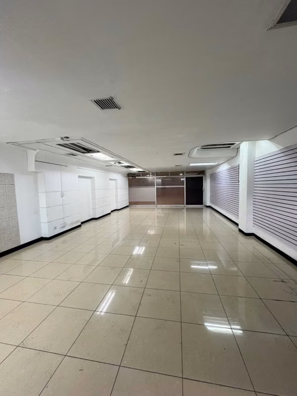 LOCAL COMERCIAL EN ALQUILER POR CENTRO COLÓN