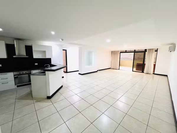 Apartment for Sale – A Unique Opportunity in Santa Ana!