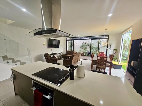 ALQUILER DE CASA DE 3 HAB EN CONDOMINIO POZOS DE SANTA ANA