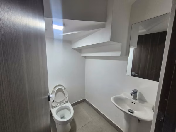Venta para inversión de casa 3 hab en condominio Naos, San Joaquin de Heredia