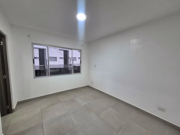 Venta para inversión de casa 3 hab en condominio Naos, San Joaquin de Heredia