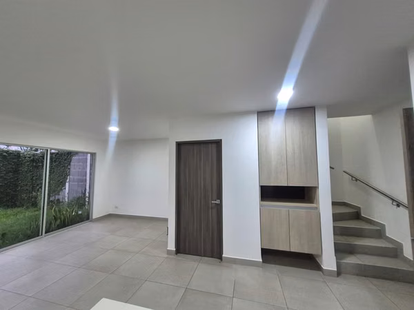 Venta para inversión de casa 3 hab en condominio Naos, San Joaquin de Heredia