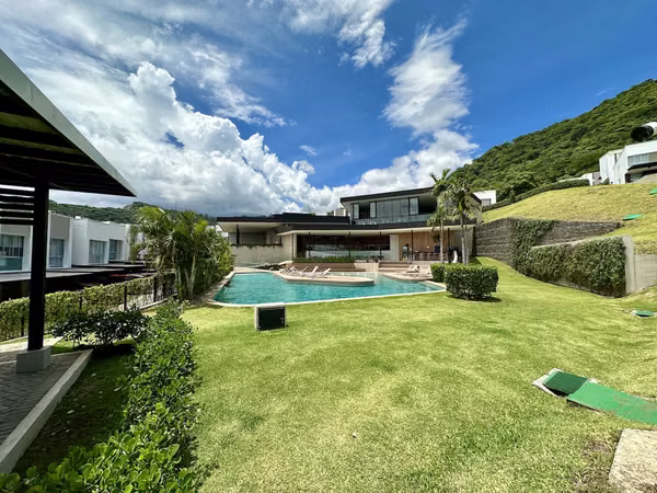 SALE OF HOUSE FOR INVESTMENT IN CONDO IN RIO ORO DE SANTA ANA