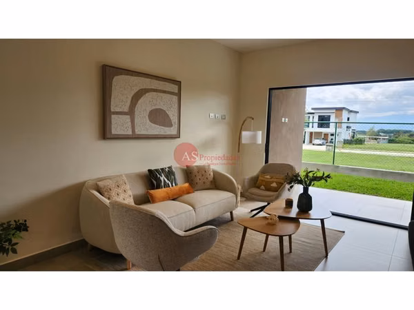 Casa Nueva de 1 Planta en La Guácima | 3 Hab | Patio | Condominio