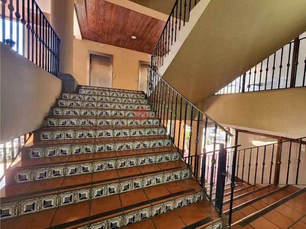 SE ALQUILA OFICINA EN ESCAZÚ DE 11.52 M2