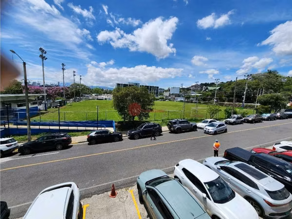 SE ALQUILA OFICINA EN ESCAZÚ DE 11.52 M2