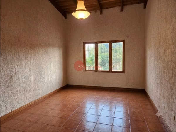 Casa en Residencial Privado | 4 Habitaciones | Patio Grande y Seguridad 24/7