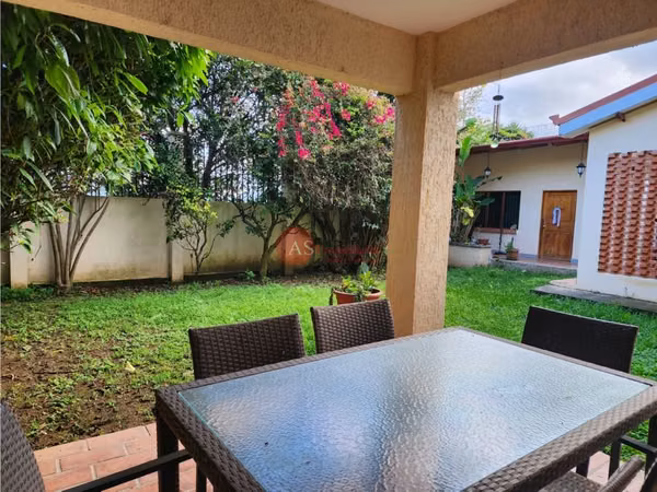 Casa en Residencial Privado | 4 Habitaciones | Patio Grande y Seguridad 24/7