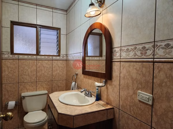 Casa en Residencial Privado | 4 Habitaciones | Patio Grande y Seguridad 24/7
