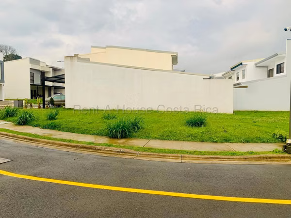 Venta de lote de 174 m2 en Condominio La Floresta Concepción la Unión