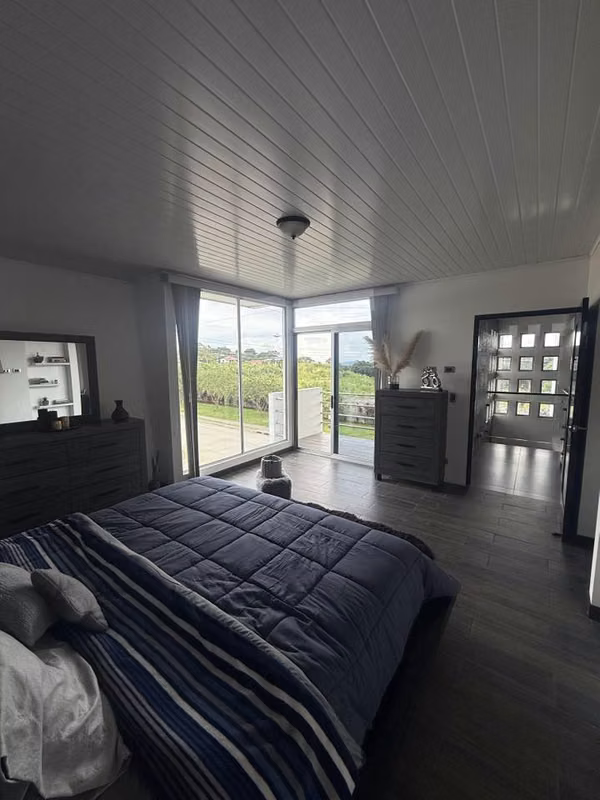 Casa en Venta en Condominio Palma Real, Grecia | 380 m² de Terreno y Amplias Áreas