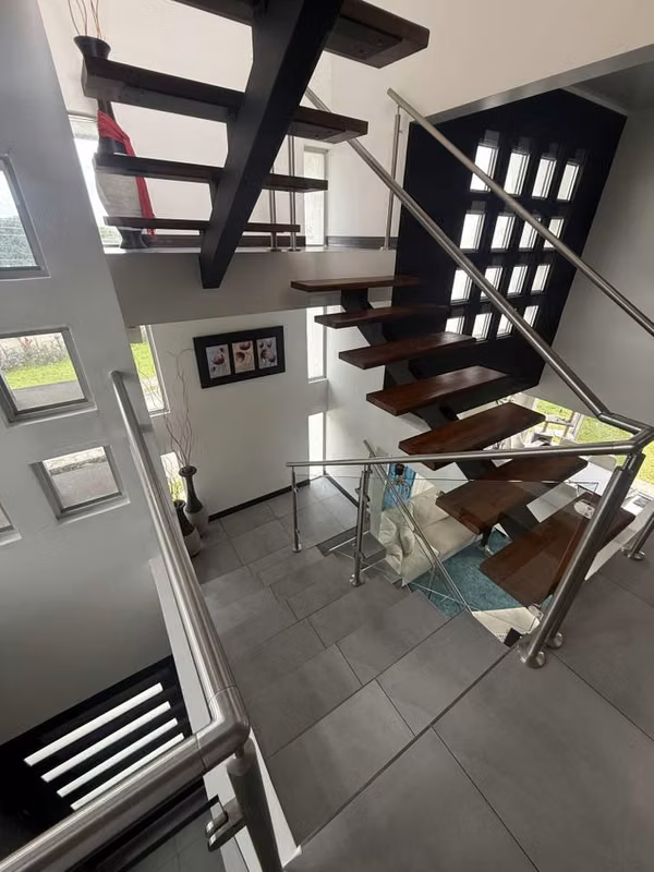Casa en Venta en Condominio Palma Real, Grecia | 380 m² de Terreno y Amplias Áreas