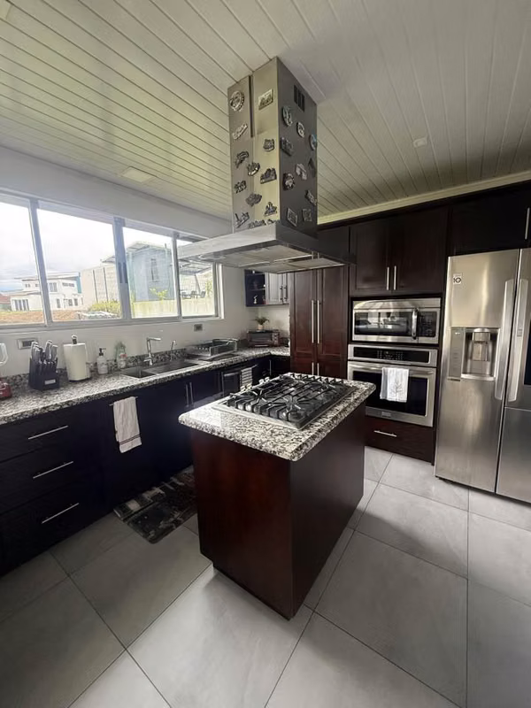 Casa en Venta en Condominio Palma Real, Grecia | 380 m² de Terreno y Amplias Áreas
