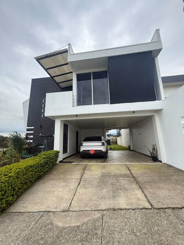 Casa en Venta en Condominio Palma Real, Grecia | 380 m² de Terreno y Amplias Áreas