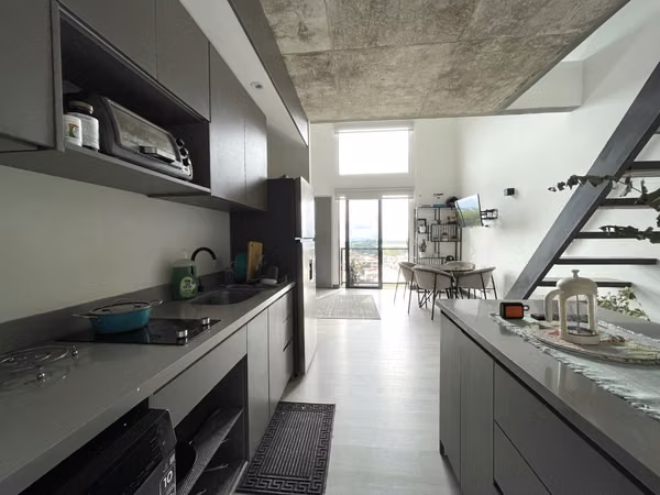 VENTA APARTAMENTO TIPO LOFT, AMUEBLADO, PARA INVERSIÓN,EN CONDOMINIO, SANTA ANA