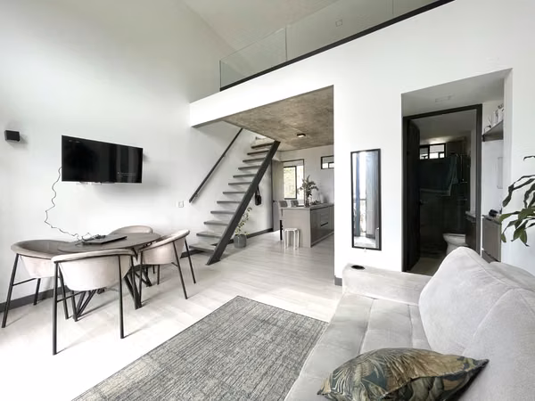 VENTA APARTAMENTO TIPO LOFT, AMUEBLADO, PARA INVERSIÓN,EN CONDOMINIO, SANTA ANA