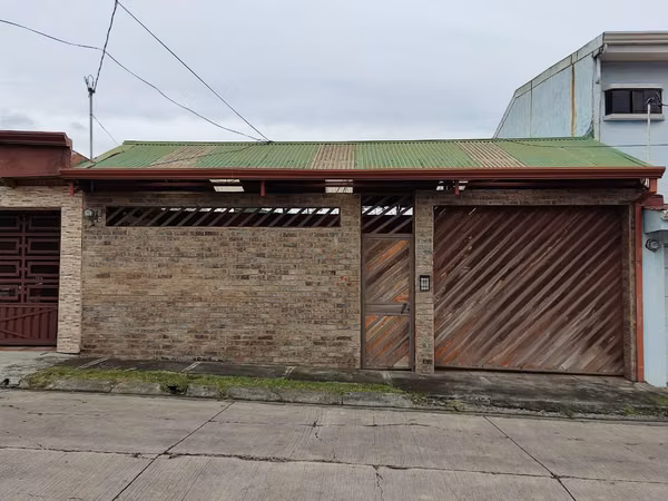 Casa en venta en el centro de San Antonio de Coronado #25-1100 GS