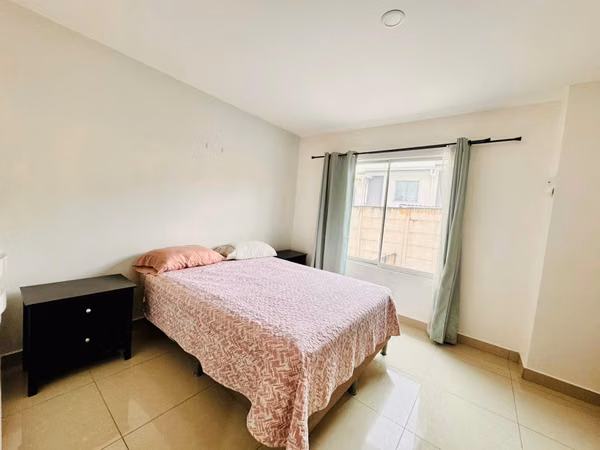 Hermosa casa en Granadilla de Curridabat cerca del colegio Franco Costarricense (42761)