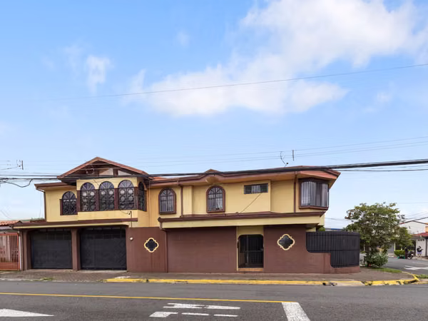 VENTA DE CASA GRANDE, LA LILLIANA, EN SAN FCO DE HEREDIA