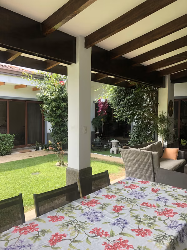 En jaboncillos, Escazu! Casa con master en piso 1PiscinaJsrdin $1.100.000