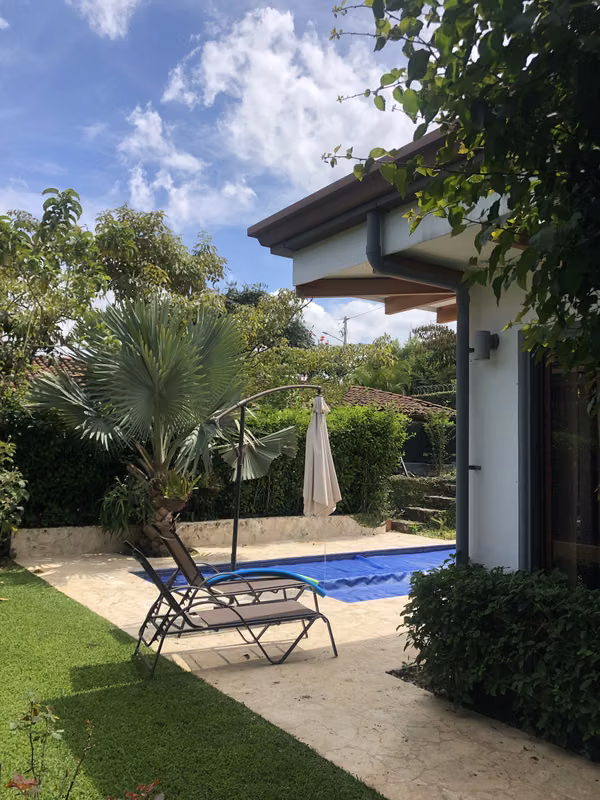 En jaboncillos, Escazu! Casa con master en piso 1PiscinaJsrdin $1.100.000