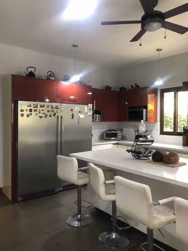 En jaboncillos, Escazu! Casa con master en piso 1PiscinaJsrdin $1.100.000