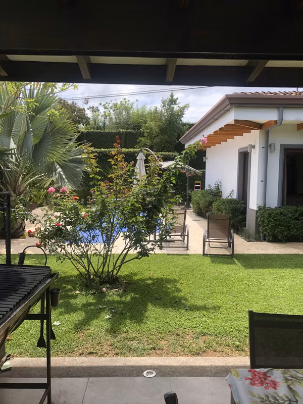 Master room in First floor! Garden Pool Gymm Terrace! Great location! Security