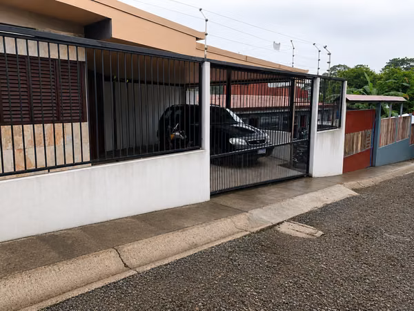PROPIEDAD DE 5 APARTAMENTOS ZAPOTE ID 42779