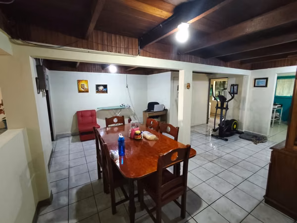 Confortable casa en venta en Alajuelita AP 42429