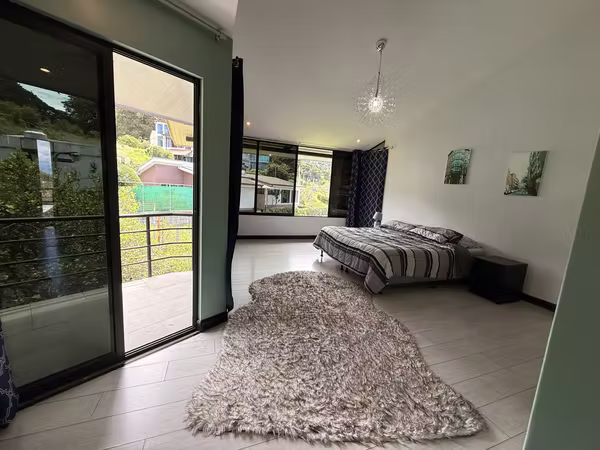 Venta de EXCLUSIVA casa en San Isidro de Heredia $495.000