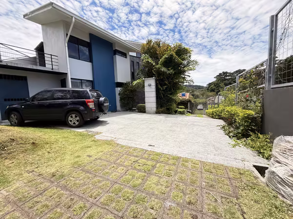 Venta de EXCLUSIVA casa en San Isidro de Heredia $495.000
