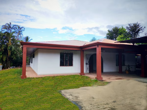 Property for Sale with Main House of 3 Bedrooms + 3 Independent Studio Apartments