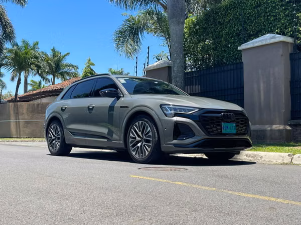 Q8 E-TRON 55 QUATTRO S-LINE