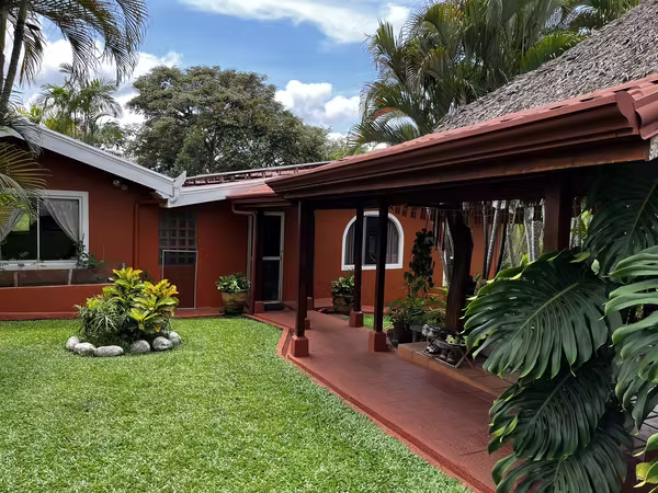 Vendo Quinta de Recreo en Orotina con Casa y Apartamento