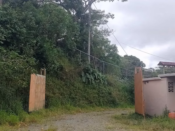Terreno Con Alta Densidad para desarrollo - Sobre Calle principal.