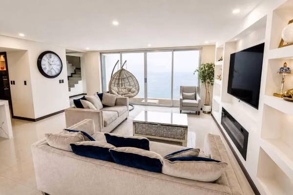 Se vende condominio de lujo en condominio Novu en Santa Ana