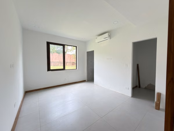 Casa a estrenar Condominio Posada del Río La Guácima, 4 habitaciones en suite, línea blanca incluida