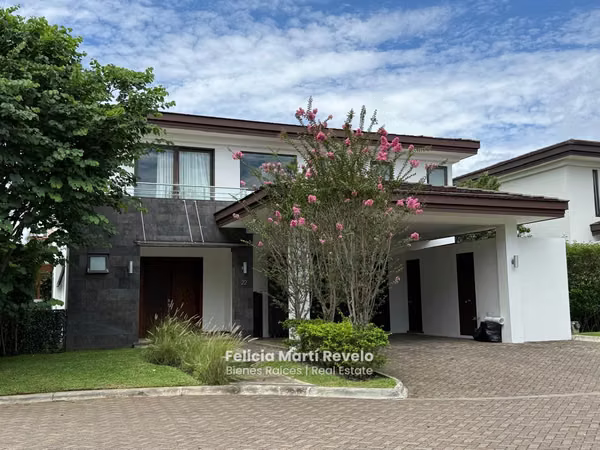 FOR RENT House in Condominio Los Laureles – Escazú