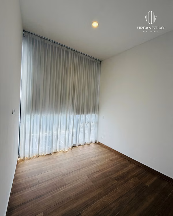 Oportunidad alquiler casa Bali Guachipelin Escazú 2 habs + sala de tv línea blanca incluida patio
