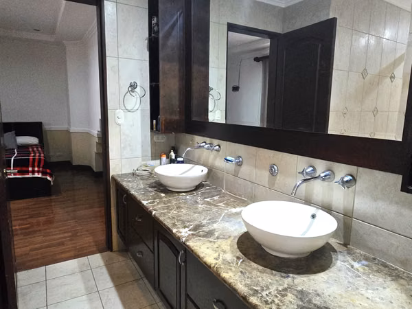 Venta Casa de Lujo en Pinares, Curridabat | 4 Hab +/Gimnasio y atico/ 10 Parking